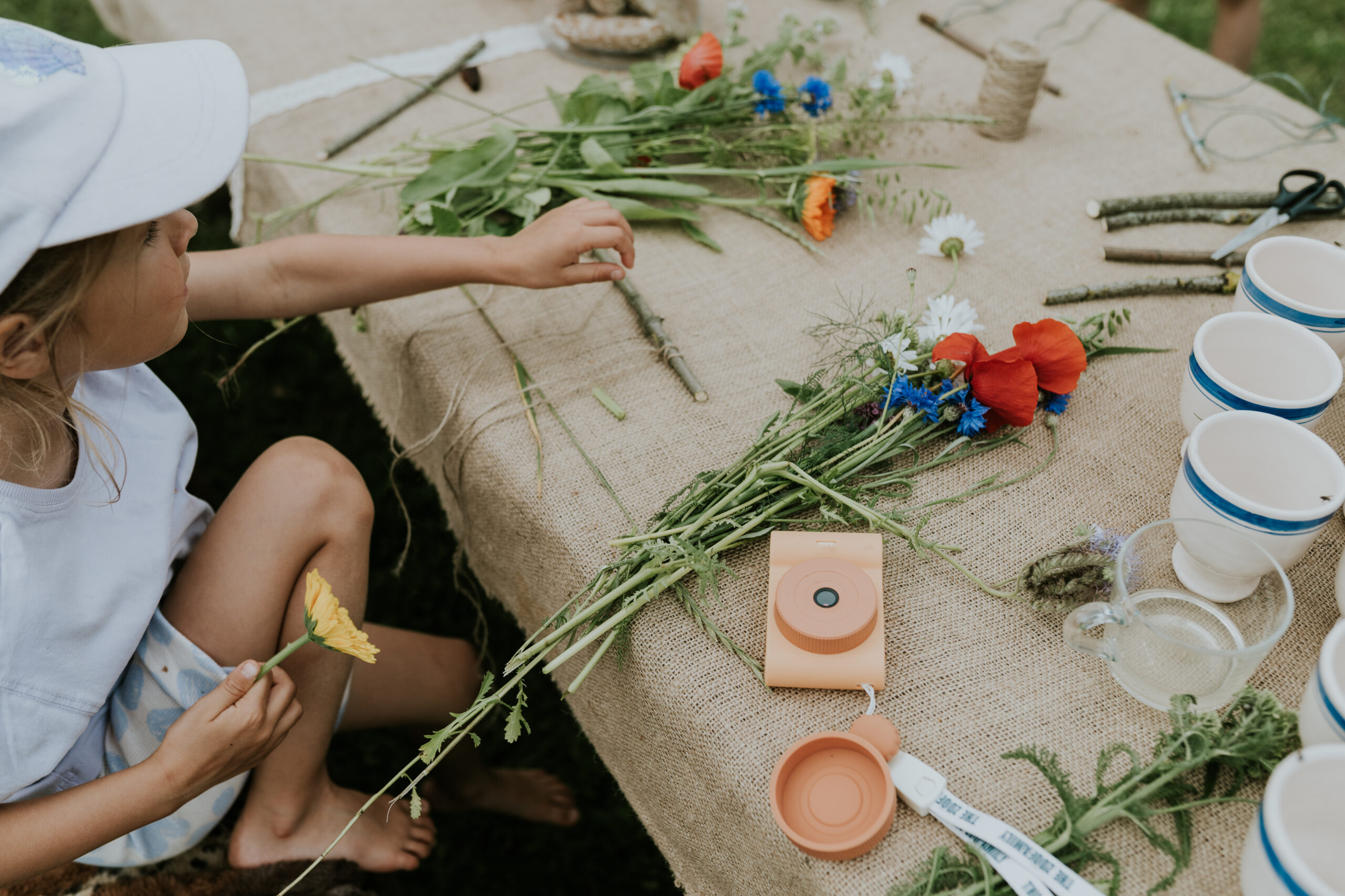 5 loovat tegevust lastega looduses, mis arendavad meeli ja loovust